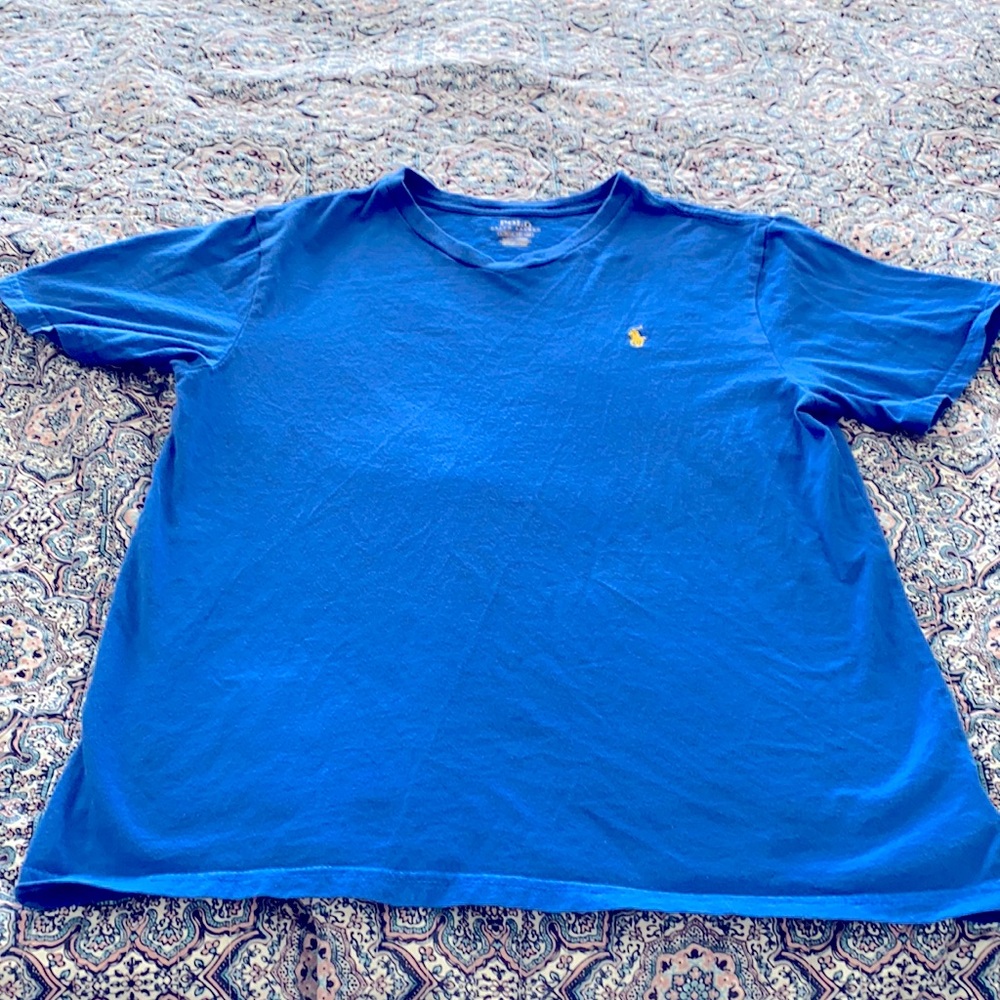 Tee